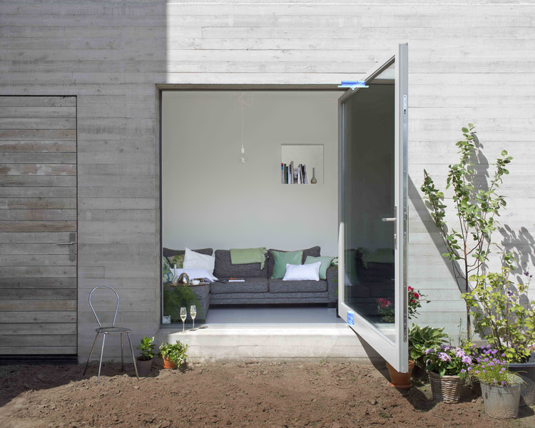 How to Install the Hardware of a Pivot Door? A Detailed Guide, Courtesy of FritsJurgens